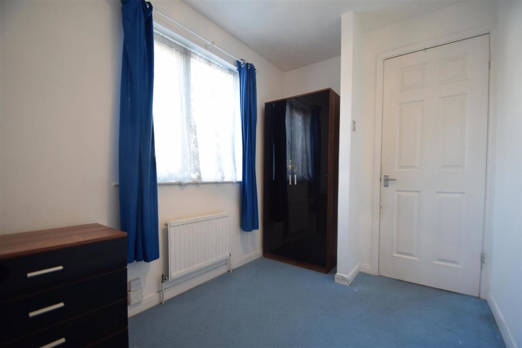 2 Bedroom Maisonette For Sale In Heathcote Way Yiewsley West Drayton Ub7