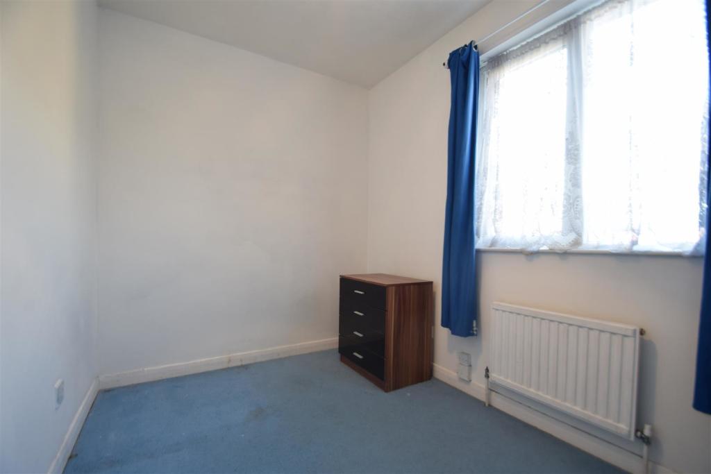 2 Bedroom Maisonette For Sale In Heathcote Way Yiewsley West Drayton Ub7