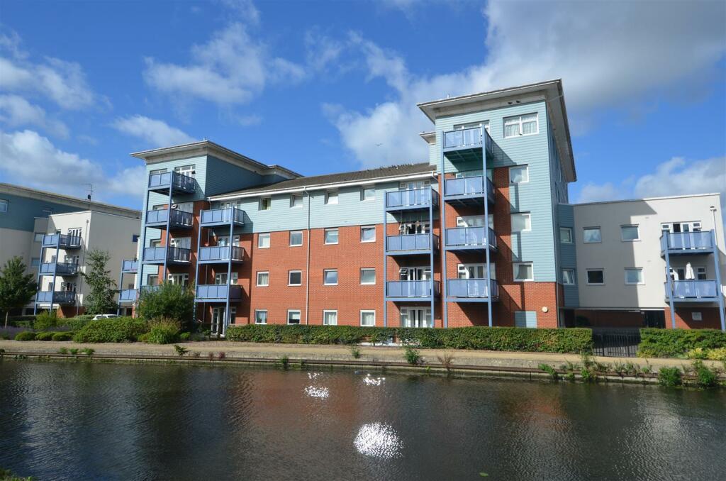 2 bedroom apartment for sale in 28 Wraysbury Drive, Yiewsley, West