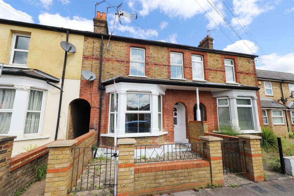 3 bedroom terraced house for sale in Bellclose Road, West Drayton, UB7