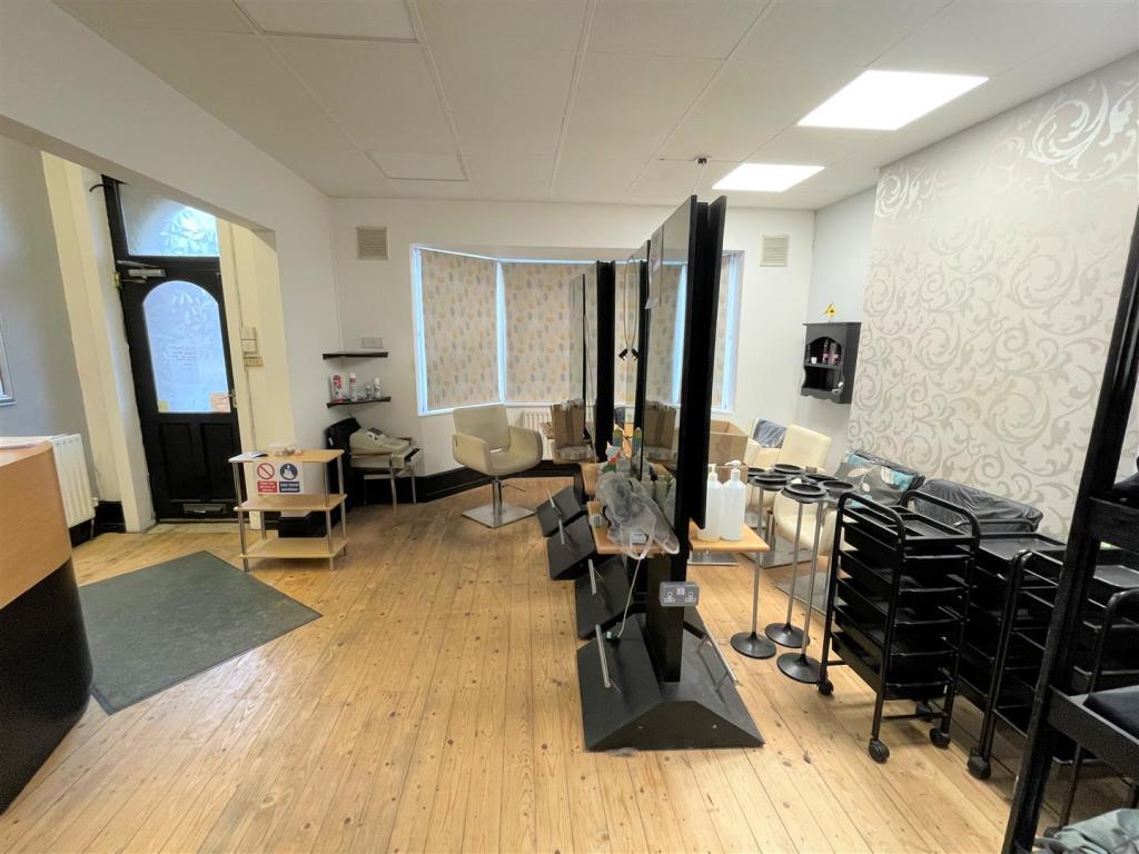 High street retail property for rent in Derby Road, Sandiacre