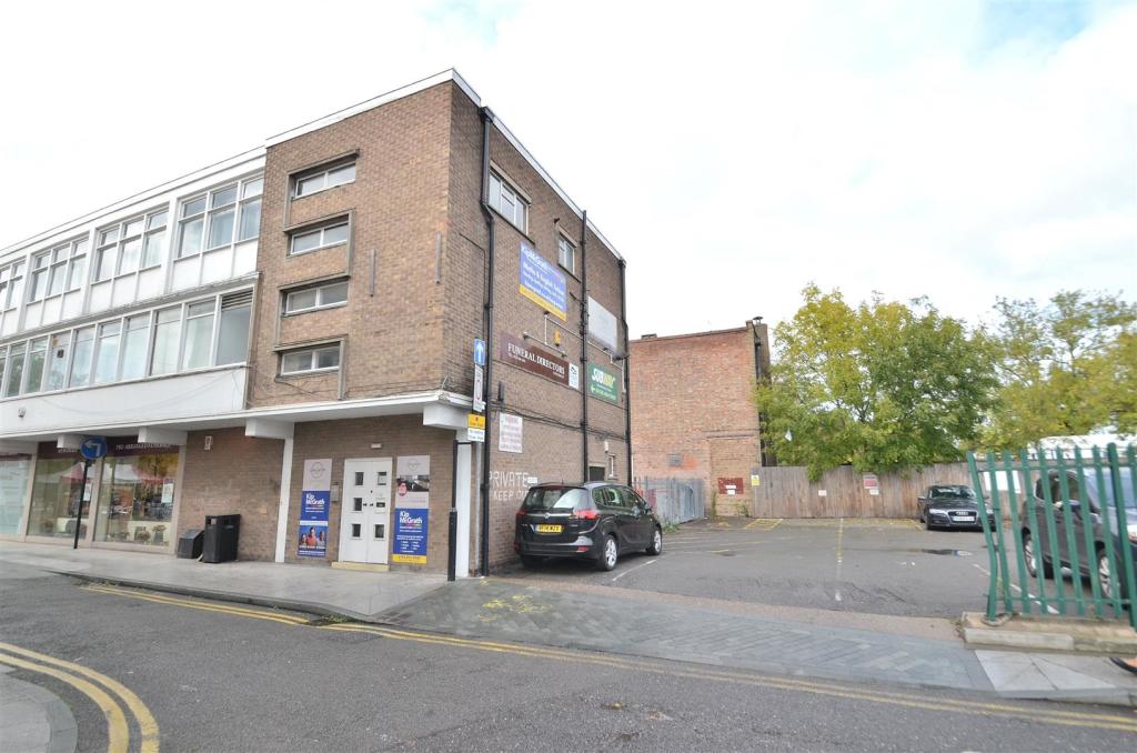 Commercial property for rent in Union Street, Long Eaton, Nottingham, NG10