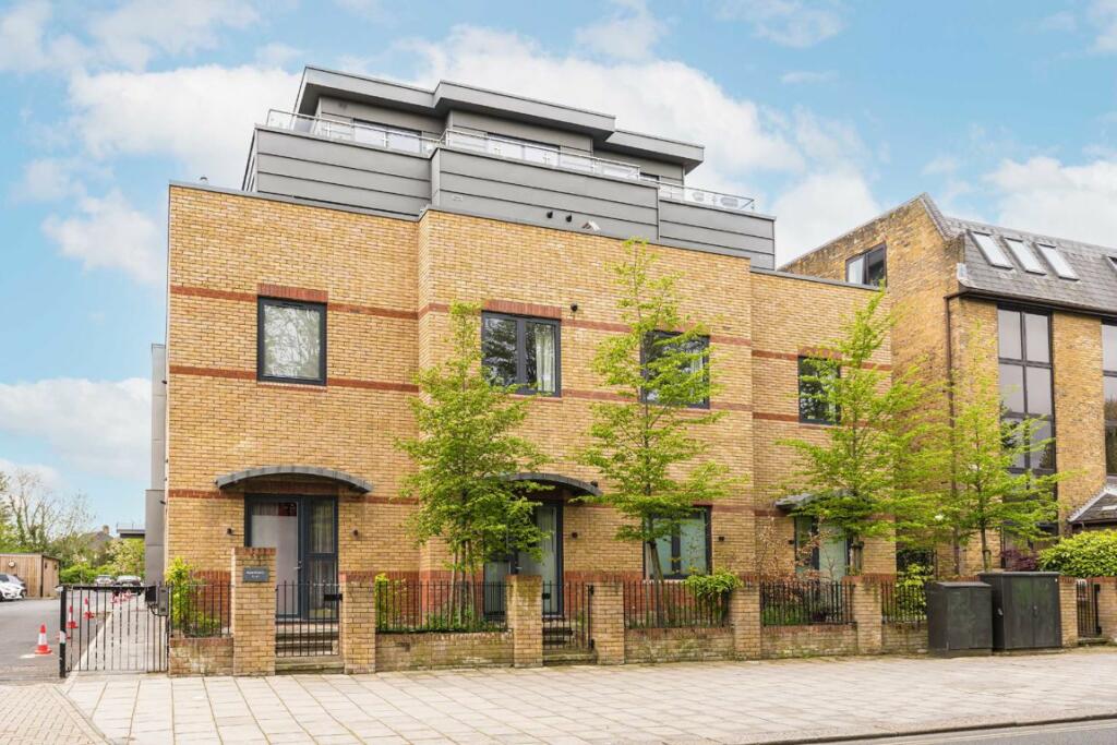 1 bedroom flat for sale in St. Johns Road, Isleworth, TW7