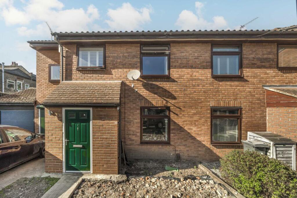 Main image of property: Oliver Close, Chiswick