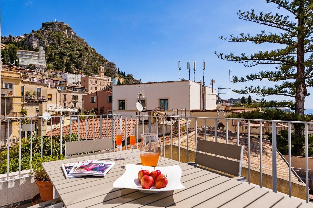 2 bedroom apartment for sale in Taormina, Messina, Sicily, Italy