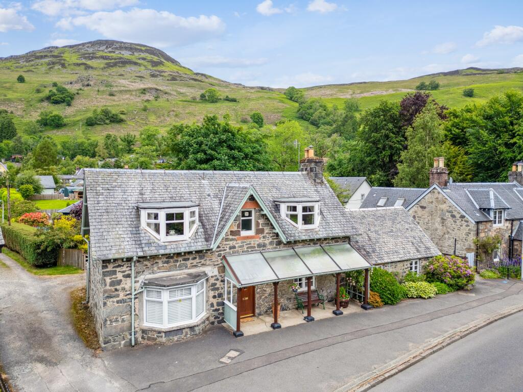 4 bedroom detached house for sale in Cairndhu Cottage, St Fillans