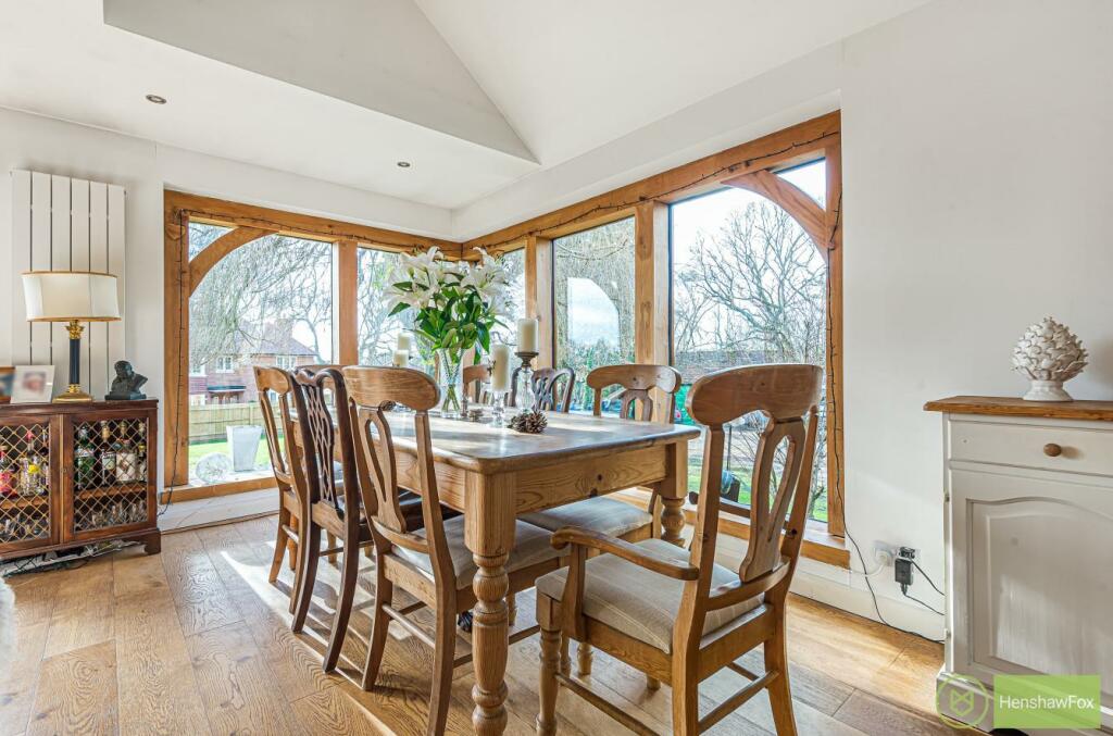 3 bedroom detached house for sale in Potters Heron Close, Ampfield