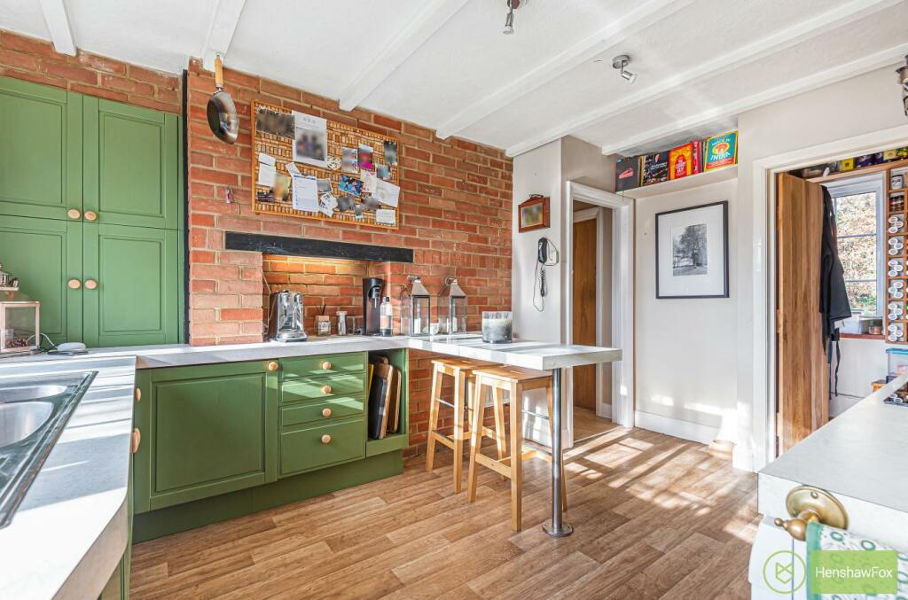 3 bedroom detached house for sale in Potters Heron Close, Ampfield