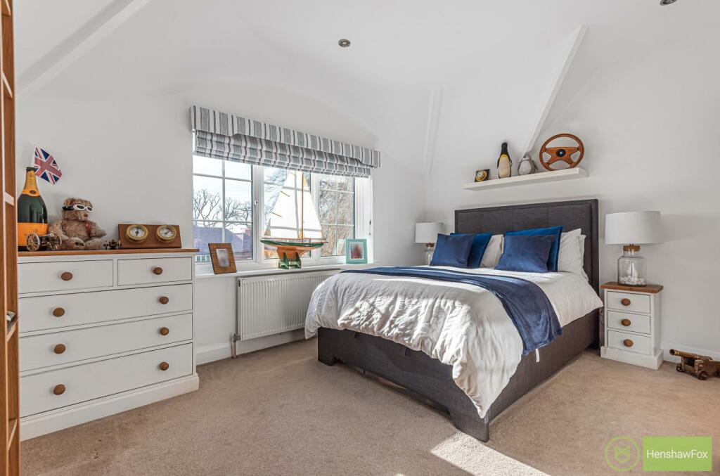 3 bedroom detached house for sale in Potters Heron Close, Ampfield