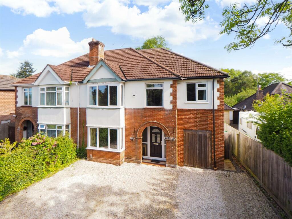 4 bedroom semidetached house for sale in Botley Road, Romsey