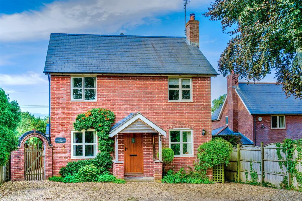 4 bedroom detached house for sale in School Road, Nomansland, Wiltshire