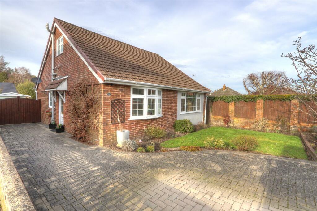 3 bedroom detached house for sale in Marybridge Close, Totton