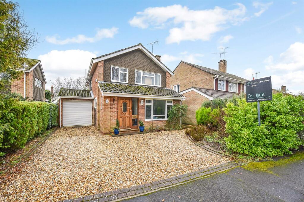 4 bedroom detached house for sale in Northlands Road, Whitenap, Romsey