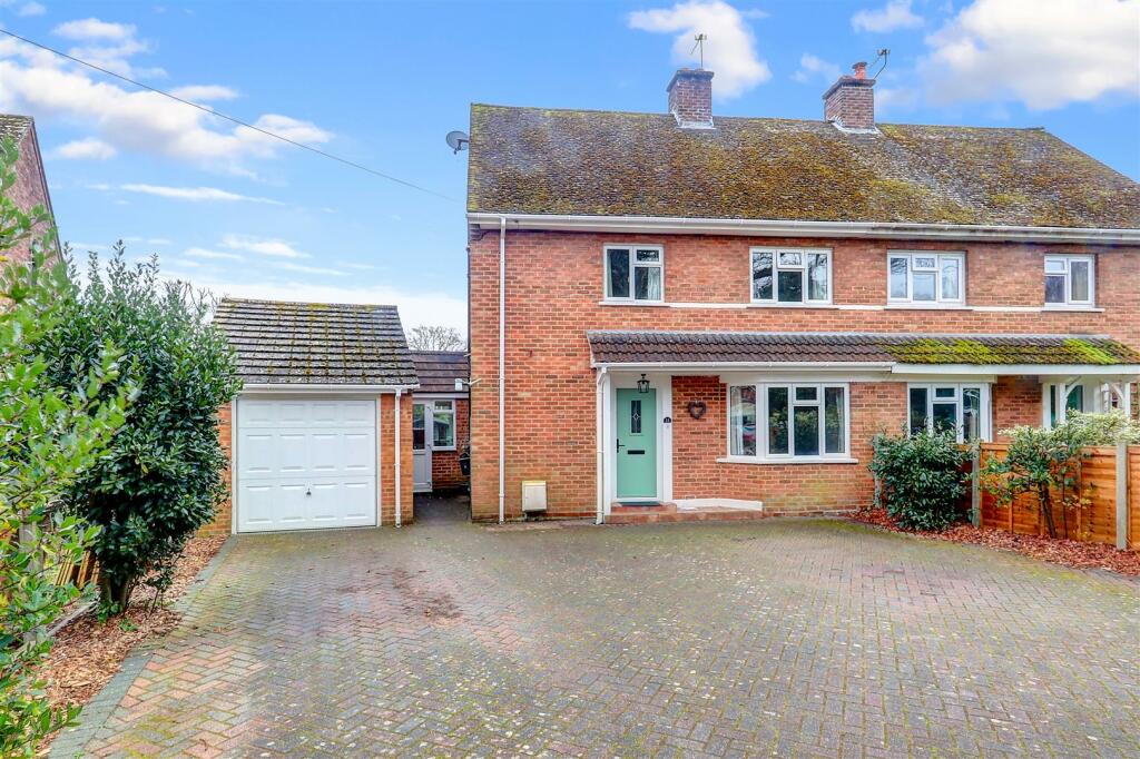 4 bedroom semidetached house for sale in Slab Lane, West Wellow