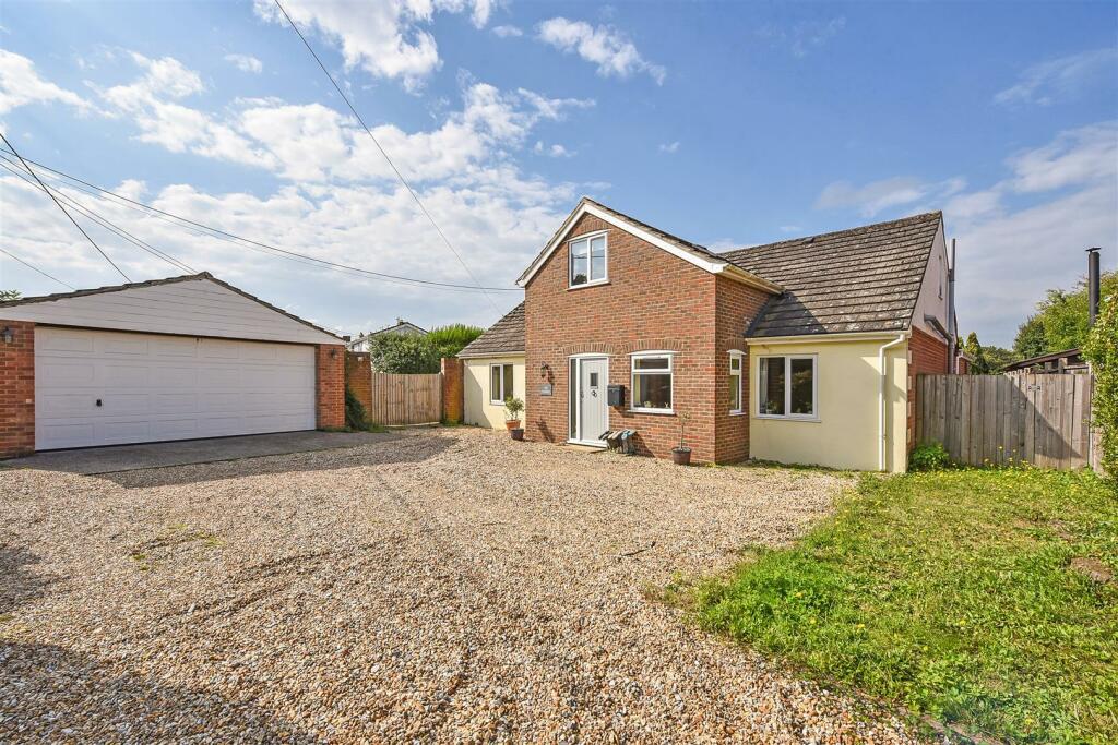 5 bedroom detached house for sale in Stockbridge Road, Timsbury