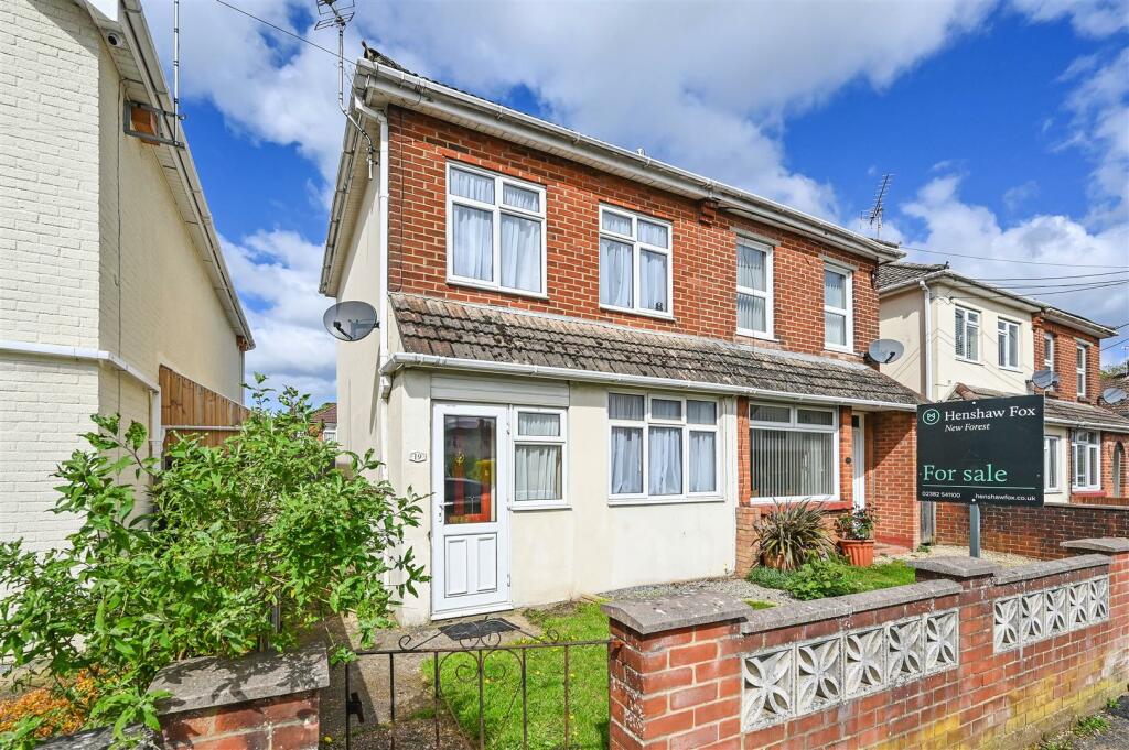 3 bedroom semi-detached house for sale in Compton Road, Totton, Hampshire, SO40
