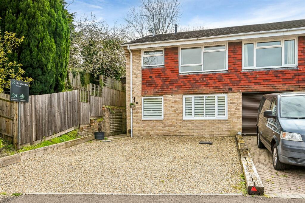 3 bedroom semidetached house for sale in Holyborne Road, Halterworth