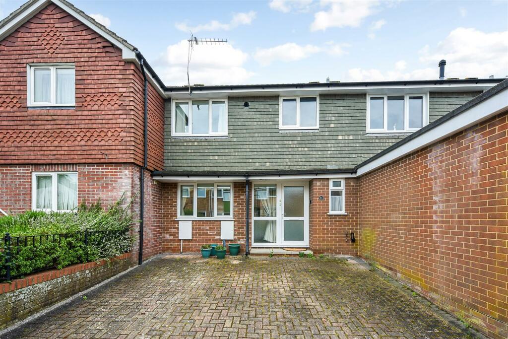 3 bedroom terraced house for sale in Linden Road, Romsey Town Centre