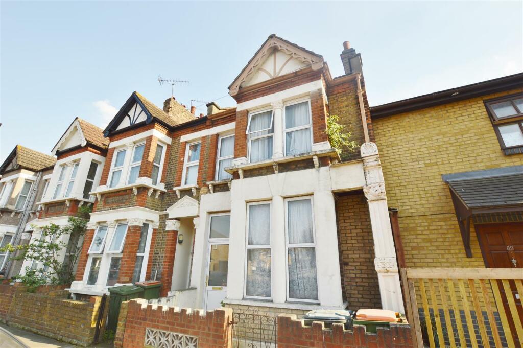 4 bedroom terraced house for sale in Rochester Avenue, Plaistow, E13