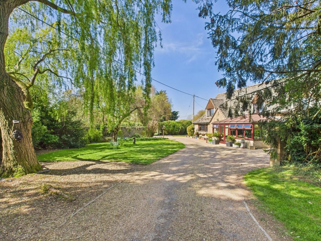 Main image of property: Cote, Bampton
