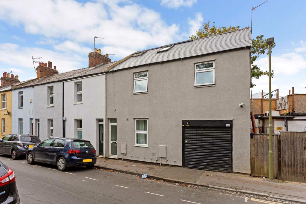 6 bedroom end of terrace house for sale in Leopold Street, East Oxford, OX4