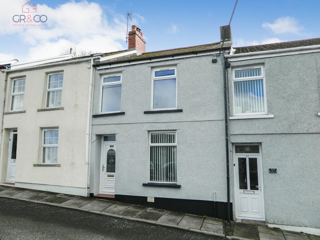 3 bedroom terraced house for sale in Victoria Terrace,
