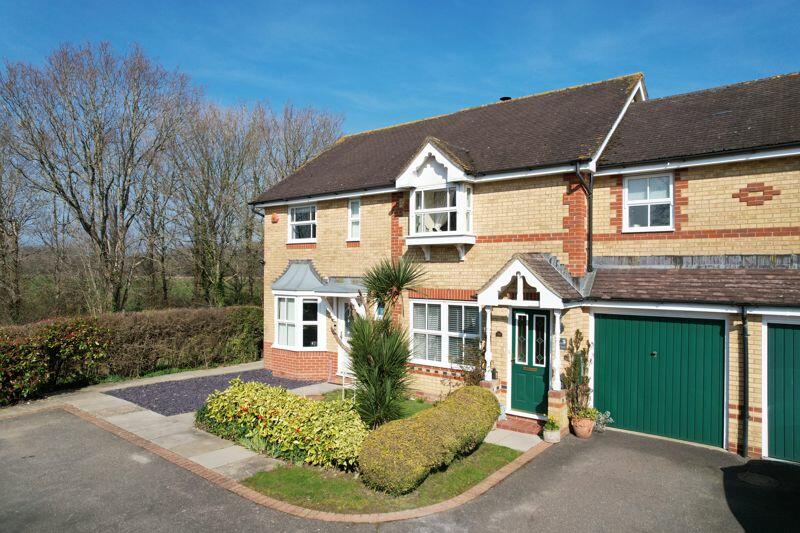 3 bedroom terraced house for sale in New Barn, Billingshurst, RH14