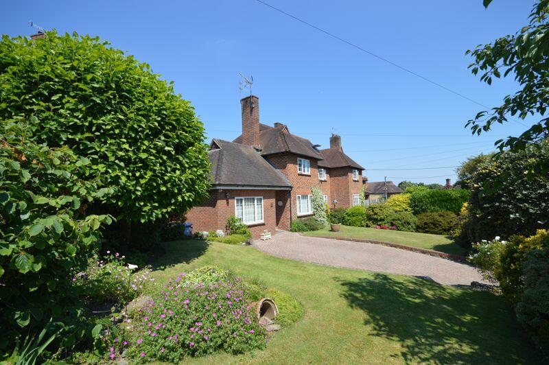 4 bedroom semidetached house for sale in Pathfield, Chiddingfold