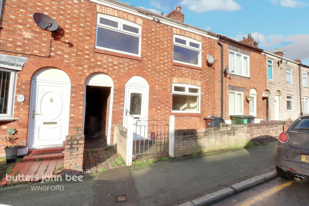 3 bedroom terraced house for sale in Station Road, Winsford, CW7