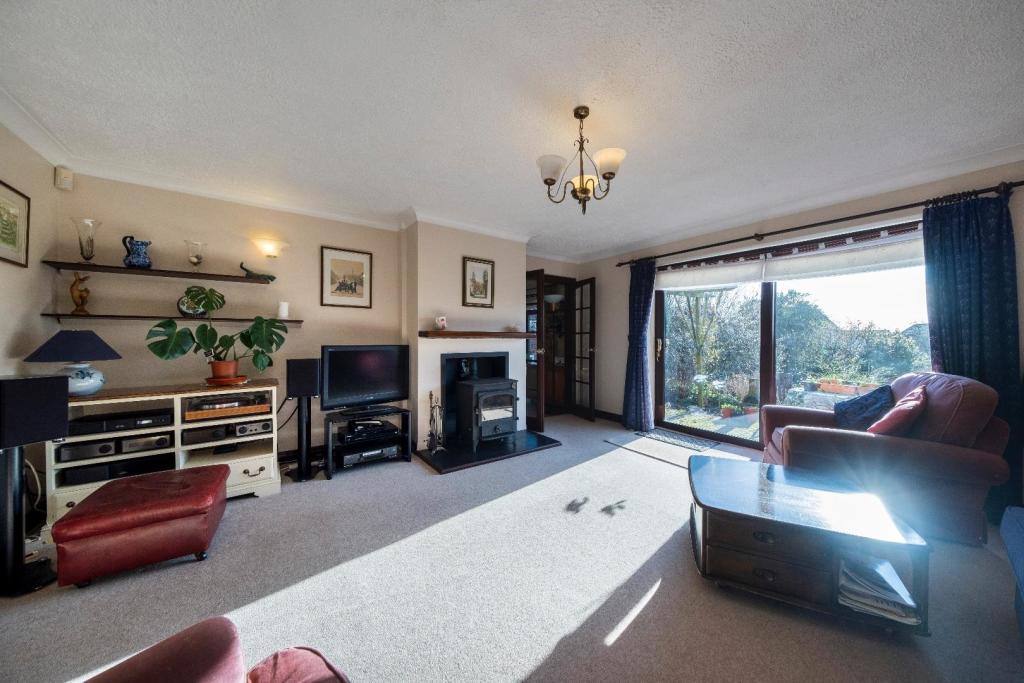 4 bedroom detached house for sale in Chester Road, Kelsall, CW6