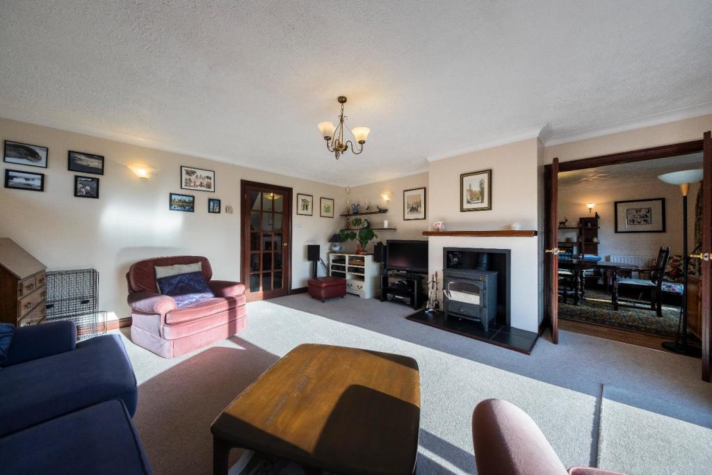 4 bedroom detached house for sale in Chester Road, Kelsall, CW6