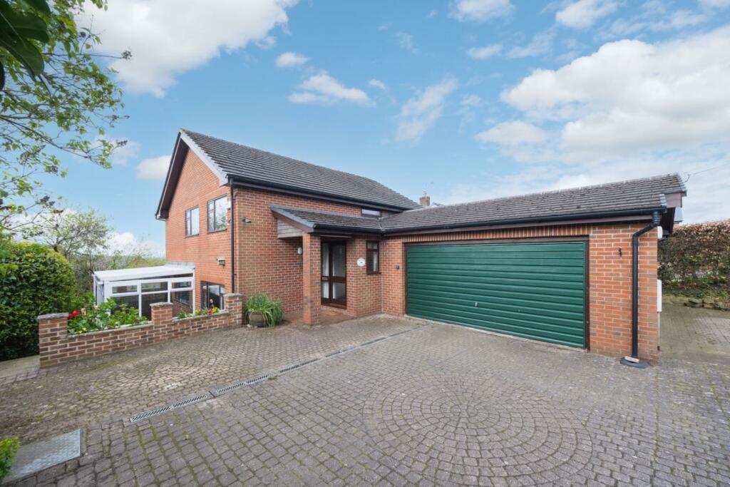 4 bedroom detached house for sale in Chester Road, Kelsall, CW6