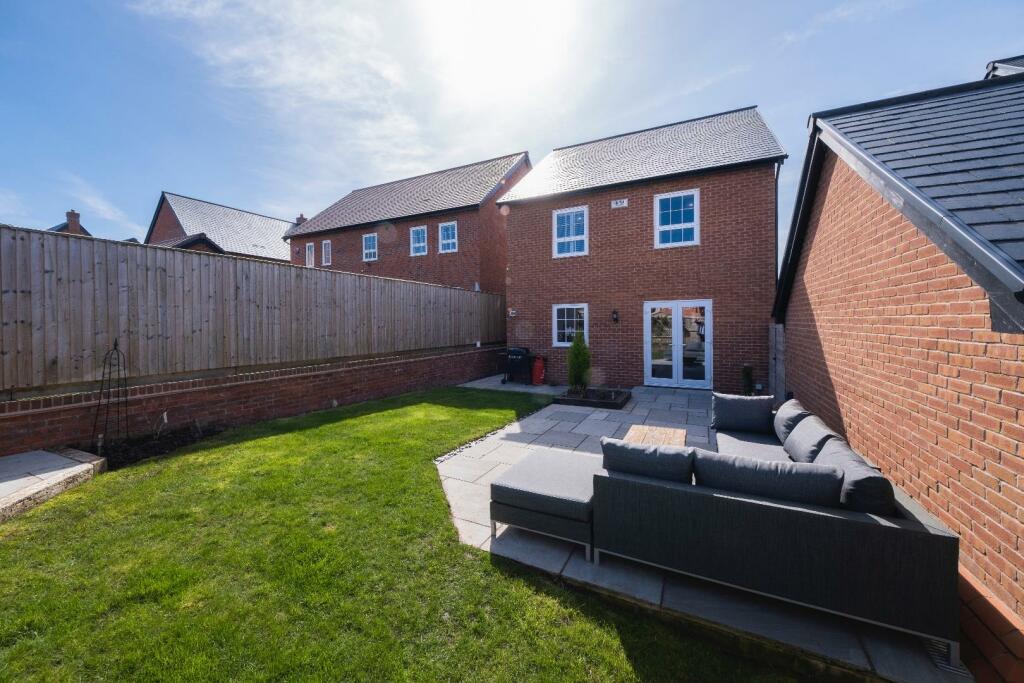 4 bedroom detached house for sale in Hazelhurst Way, Tarporley, CW6