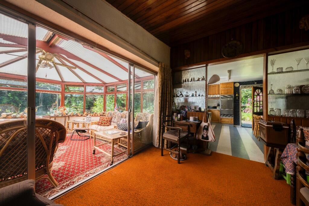 Land for sale in Detached bungalow with OUTLINE PLANNING PERMISSION in