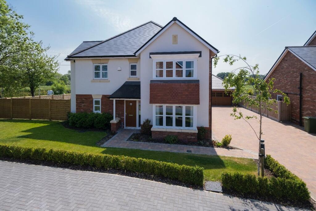 4 bedroom detached house for sale in Moorings Close, Wardle, CW5