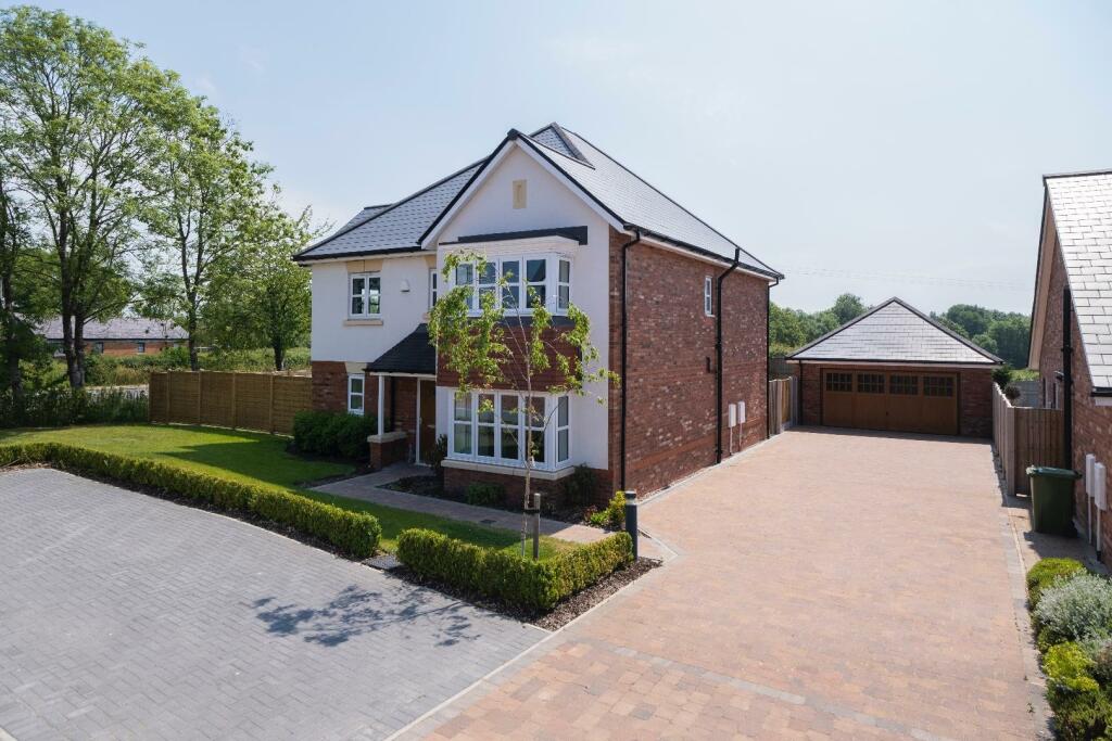 4 bedroom detached house for sale in Moorings Close, Wardle, CW5