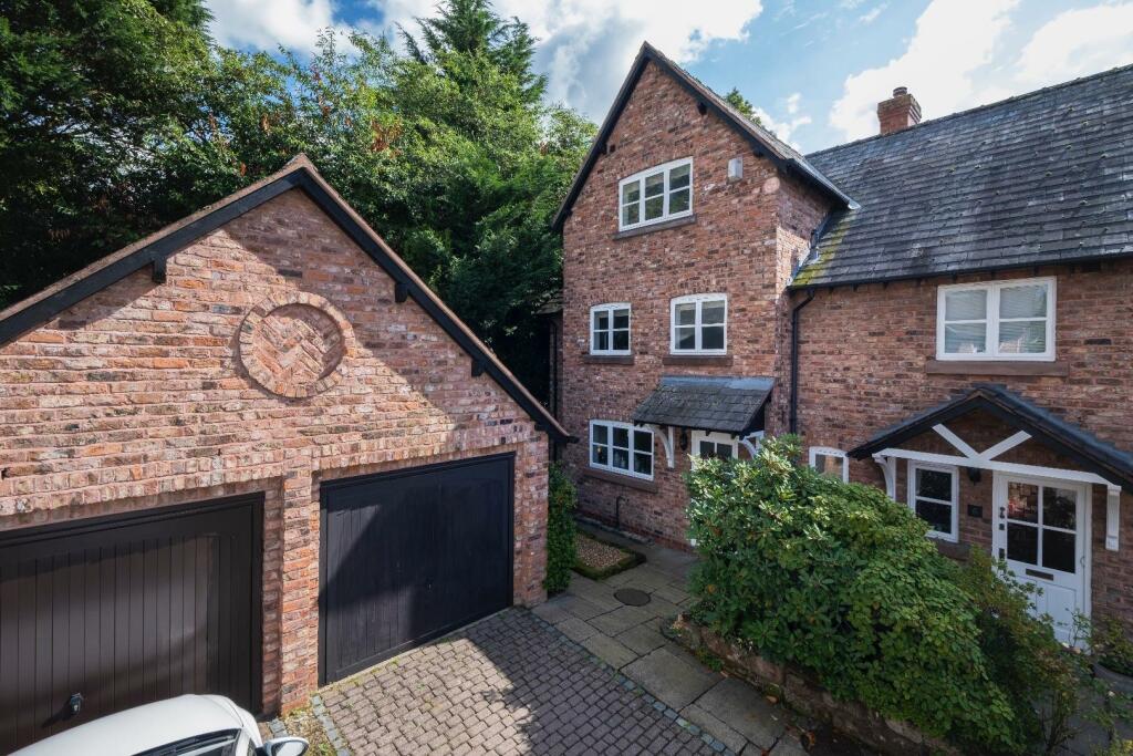 4 bedroom semidetached house for sale in Millfield Lane, Tarporley, CW6