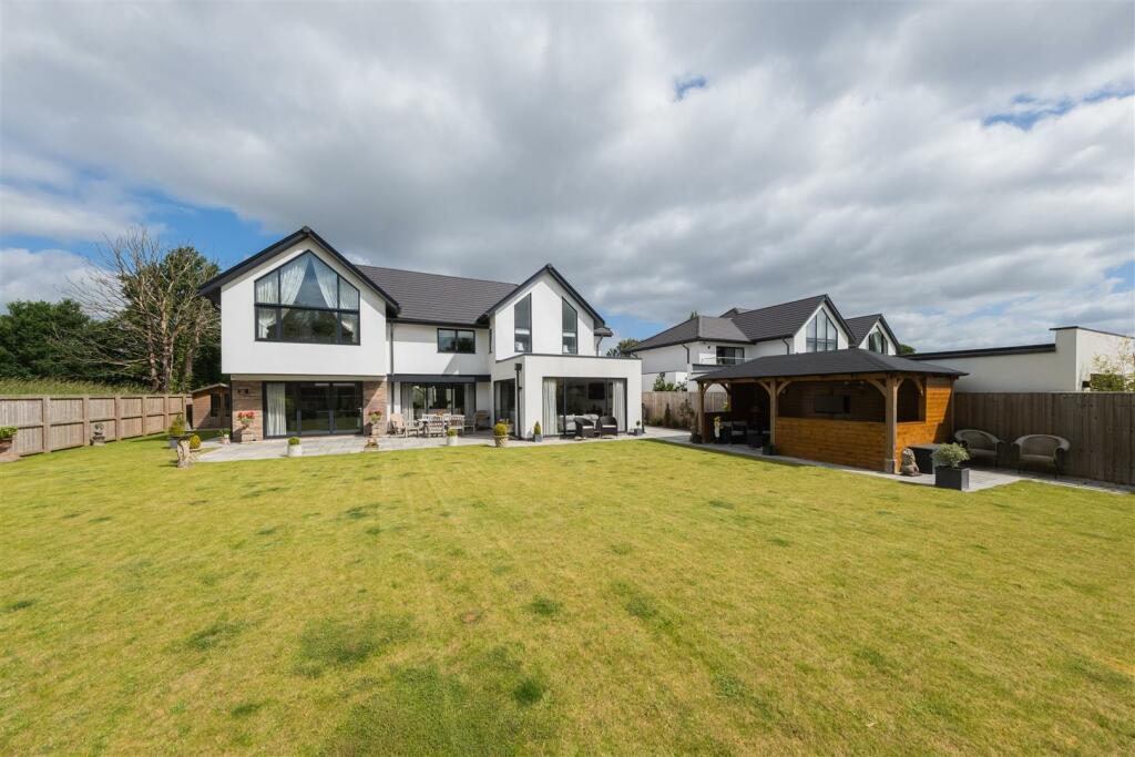 Additional property image - An outstanding and individually designed detached family home in Hartford
