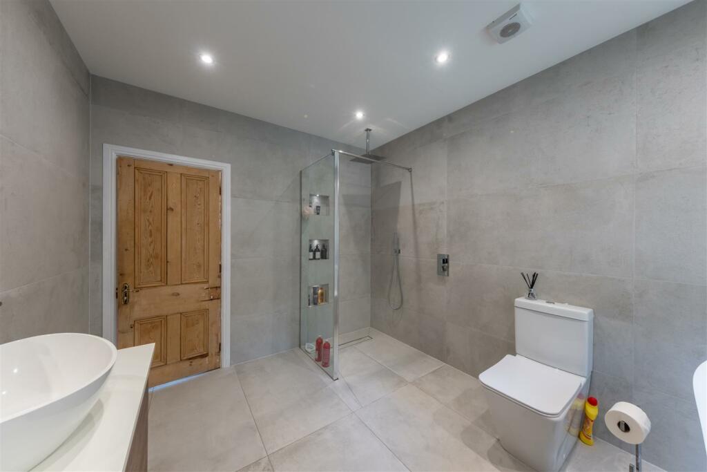 Additional property image - An immaculately presented and updated detached family home in Sandiway