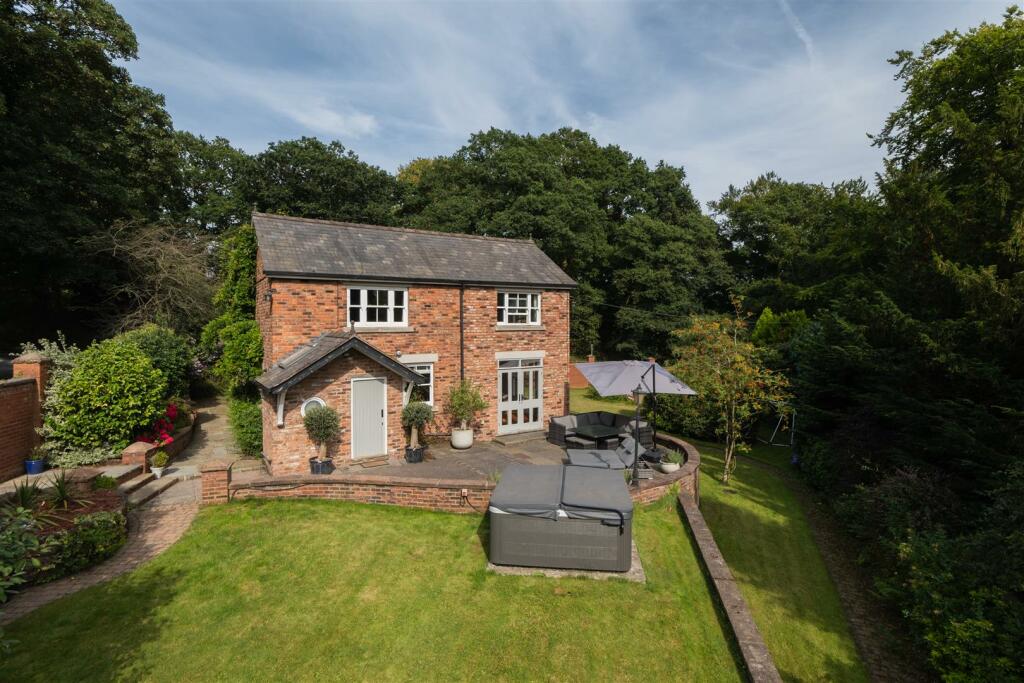 Additional property image - An immaculately presented and updated detached family home in Sandiway