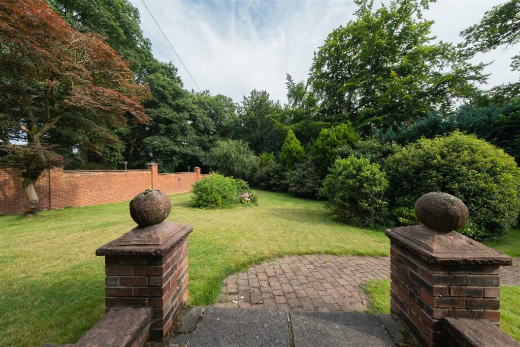 Additional property image - An immaculately presented and updated detached family home in Sandiway