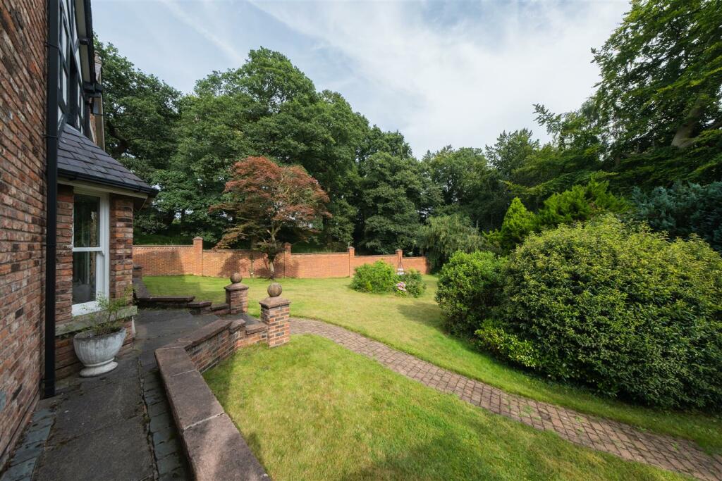 Additional property image - An immaculately presented and updated detached family home in Sandiway