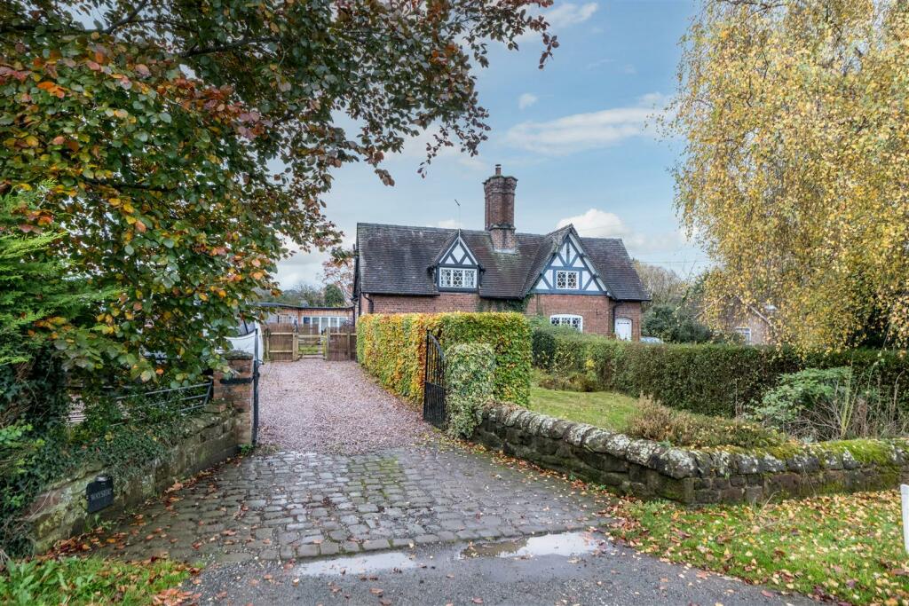 Property image for A charming 3 bedroom cottage with 2 bedroom annex in Alpraham
