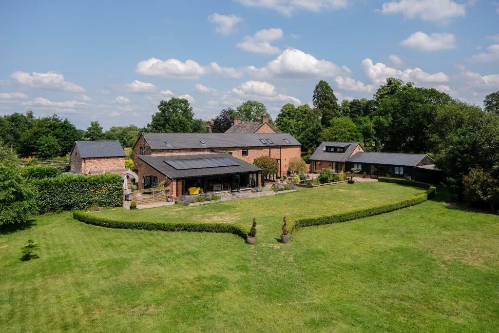 Additional property image - An outstanding, immaculately presented and extended detached barn conversion in Burland Green, Burland