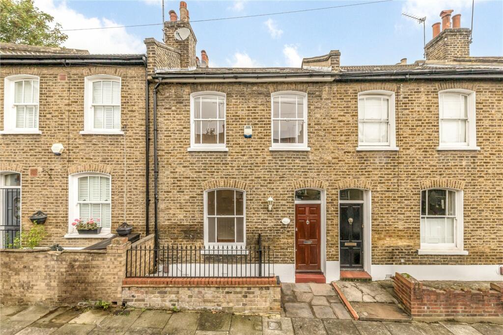 3 bedroom terraced house for rent in Clandon Street, London, SE8