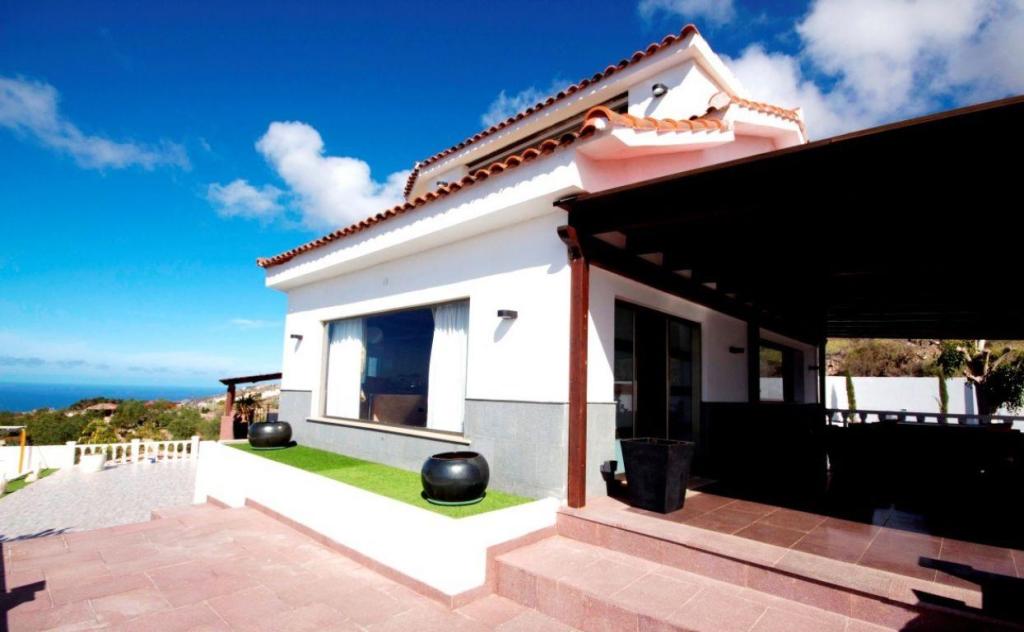 4 bedroom chalet for sale in Canary Islands, Tenerife, Adeje, Spain