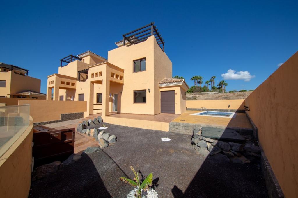 4 bedroom villa for sale in Canary Islands, Tenerife, San ...