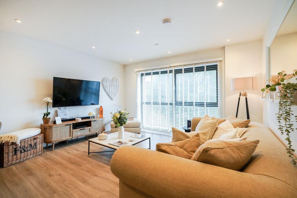 Main image of property: Hallam Towers, Fulwood Road, Sheffield, S10 3AZ