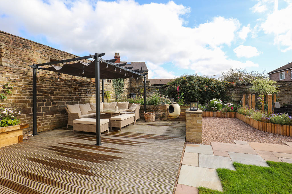 6 bedroom detached house for sale in Greenhill Main Road, Greenhill