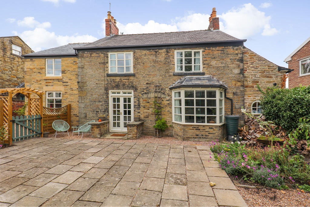 6 bedroom detached house for sale in Greenhill Main Road, Greenhill